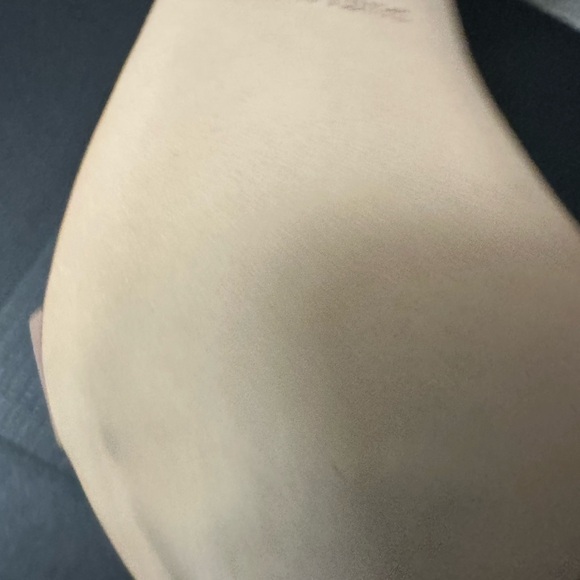 YSL AMBER SANDALS IN PATENT LEATHER
Nude - Picture 3 of 16